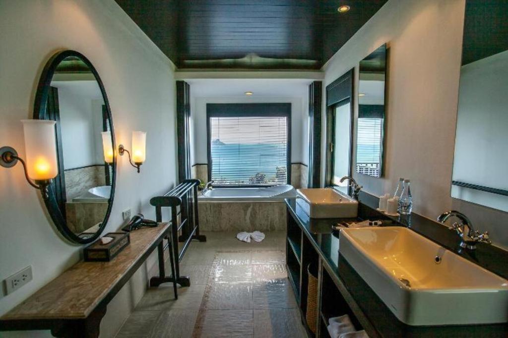 Villa 360 Resort And Spa Phi Phi Don Exterior photo
